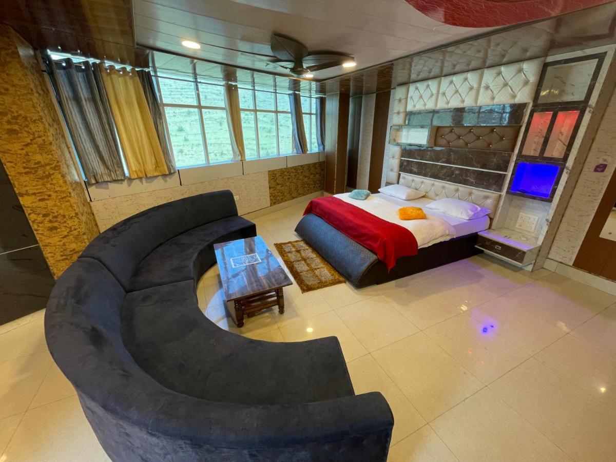 Jai Maa Bhagwati Hotel Pithorāgarh Kültér fotó
