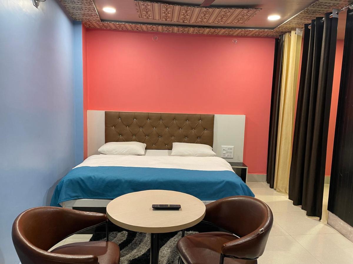 Jai Maa Bhagwati Hotel Pithorāgarh Kültér fotó