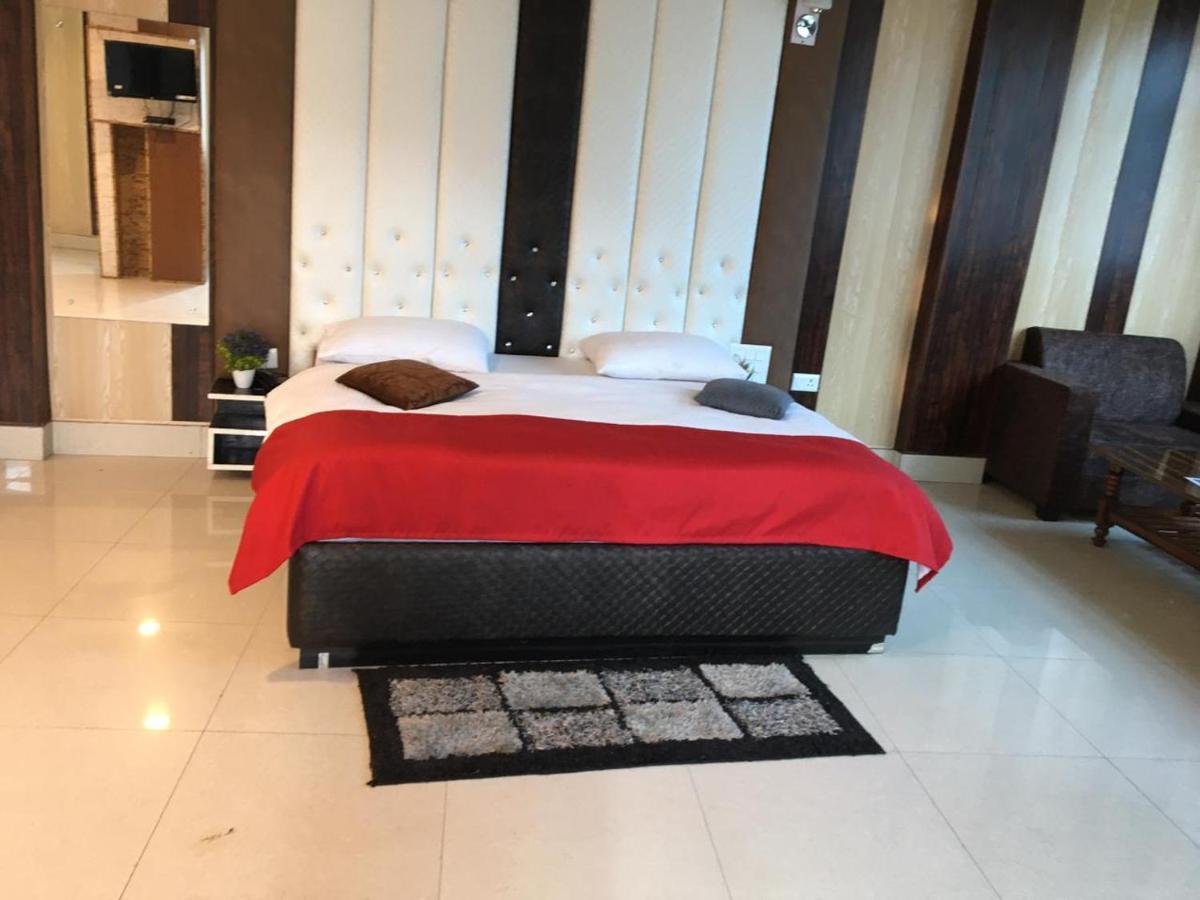 Jai Maa Bhagwati Hotel Pithorāgarh Kültér fotó